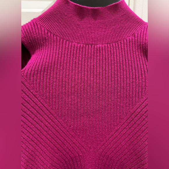 Express Ribbed Knitted Top. Size S. - Picture 3 of 4